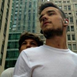 please follow @cuddlxyziam because goals:) thank you
