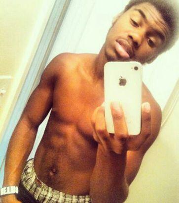 Luv No Thotz....Need a main grl.....Stay humble n Strive....#SmokeGang....Kik me if you're a Xhallenge....(kik: Lukin_Gud4u or LilTy_Fdb)