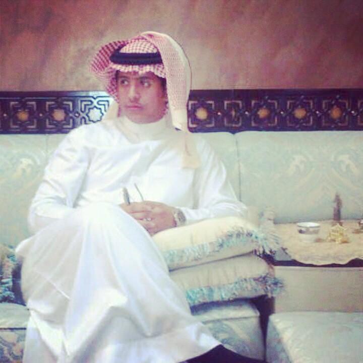 ‏‏•طالب هندسه حاسب آلي  بجامعة الملك خالد  انشهد انها شيبتني 
•#اتححادي الهووى 
•هذي الحياه بختصار ضحكة، وآلمم 
•BB PIN:2B35E812
•inst:ENG. MLOH_1995
   #Abha