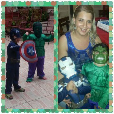 Una mujer sencilla y feliz. Con algunos errores cometidos. A la que DIOS le dio 5 hijos sanitos y hermosos, que son su alegria y su quebranto.