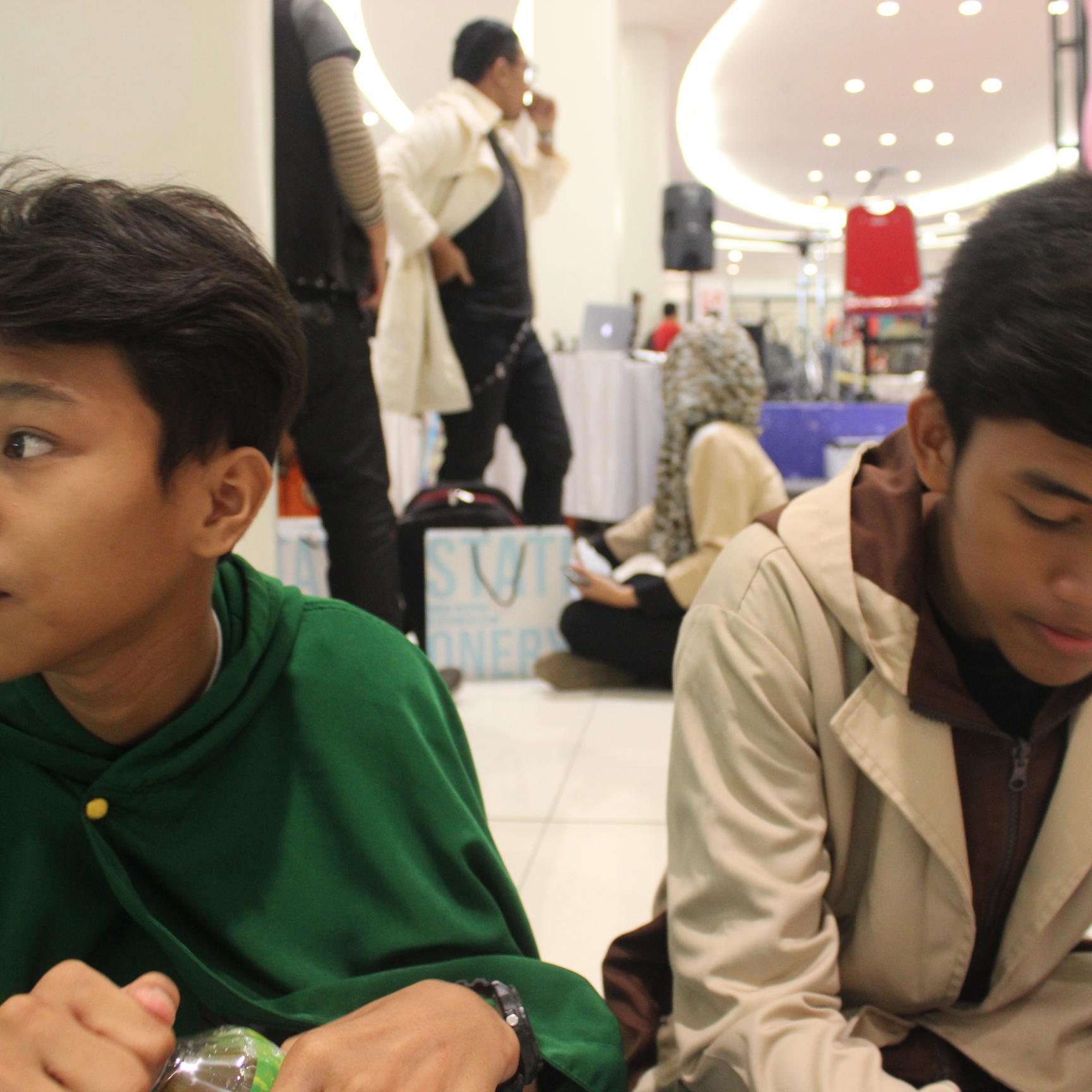 selalu tetap keep smile...