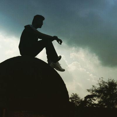 தமிழன், Astrophile, Multiverse, Game addict, A big DOTA fan and a Flight Instructor.