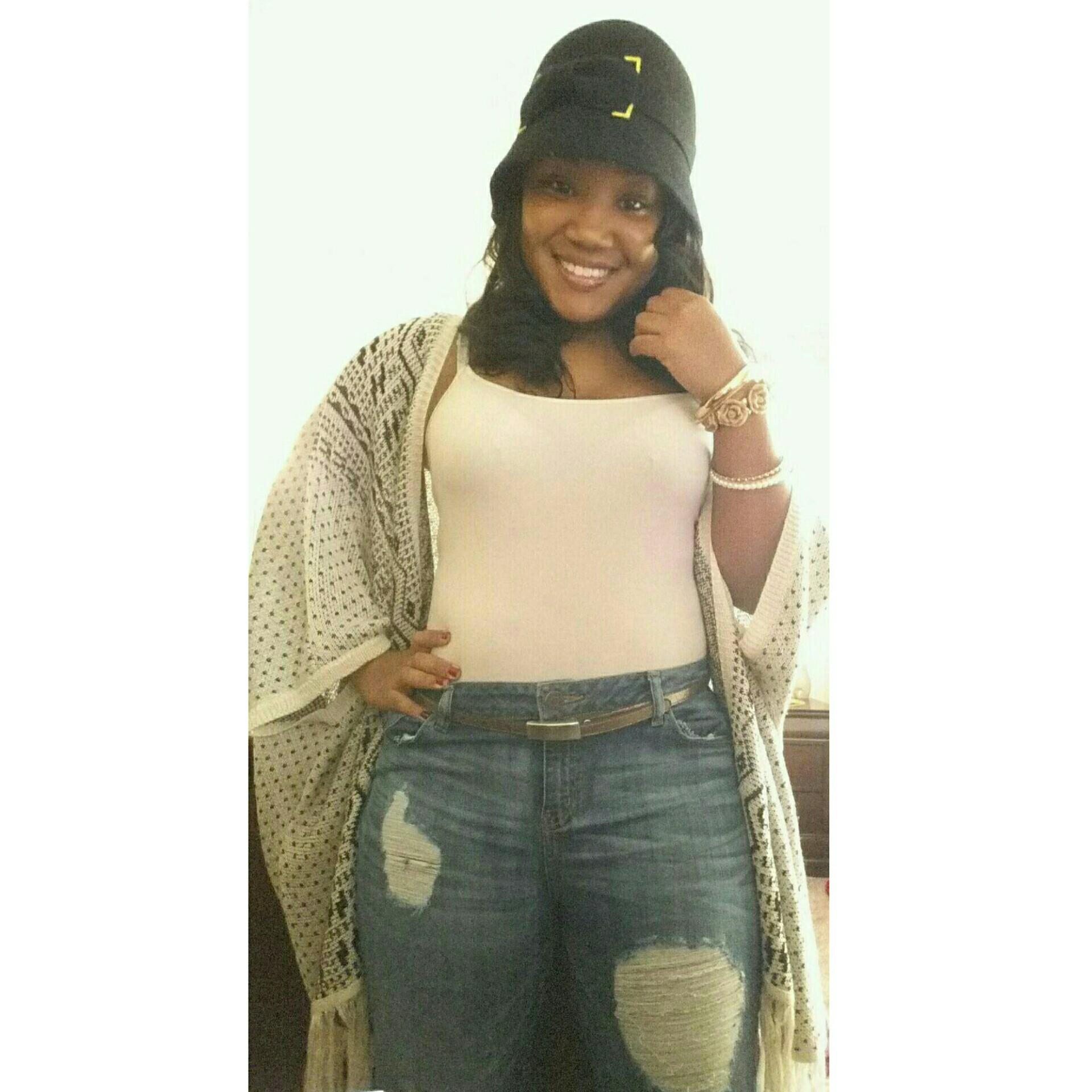 focusedon_muAh's profile picture. Nothing protects the heart like patience and nothing builds strength like struggles.