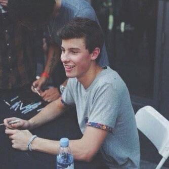 I gave you a free follow, so can you follow @pleasingmendes