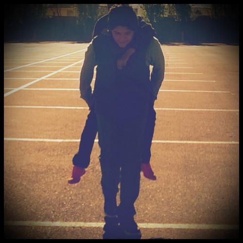 Follow me please & I follow you:* Ariana Grande & Demi Lovato❤✌