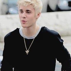 BizzzleBoom's profile picture. 