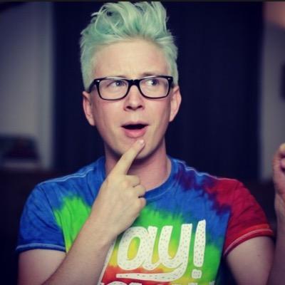 ✌️✌️Gay✌✌️ Tyler Oakley Is Fuckin Hotttt age ? ask