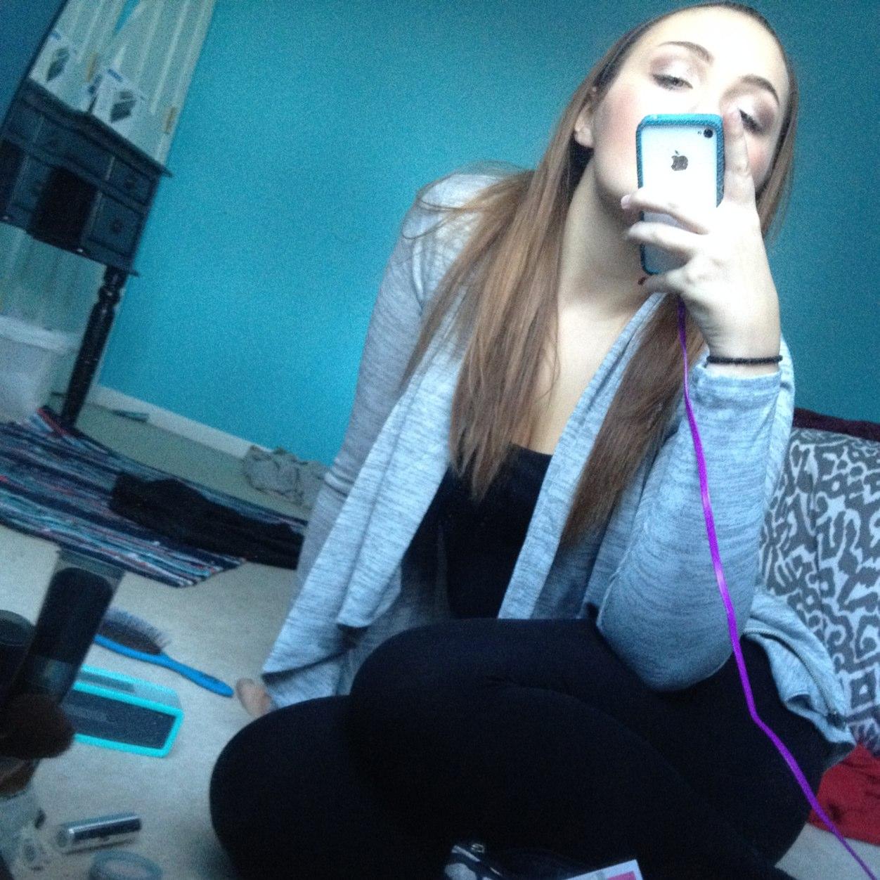 madi_p2's profile picture. prhs varsity swim & dive