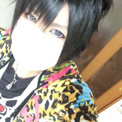 てのひらえる/MEJIBRAY/Royz/コドモドラゴン/vistlip/DIV/DIAURA/the GazettE/DEZERT/the Raid./金爆/R指定/己龍/ペンタゴン/クロムハーツ/ヴィヴィアン/ロンワンズ/ジャスティンデイビス V系とシルバーアクセサリーと服が好きです。 山口県住み