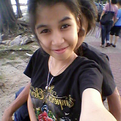 MaLya97's profile picture. heyyy ♥ Amalia Amirly II xs0mb0ng tapi agak pemalu(!)s0  tequr   KBAAII ♥ https://t.co/GrnQErfiLR ig:malya merah melly