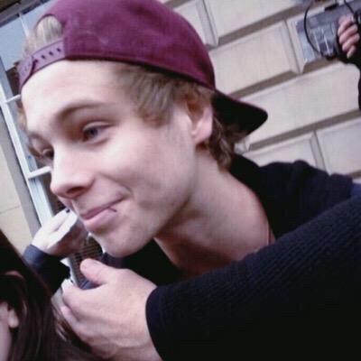 i like your lip ring. lets fuck