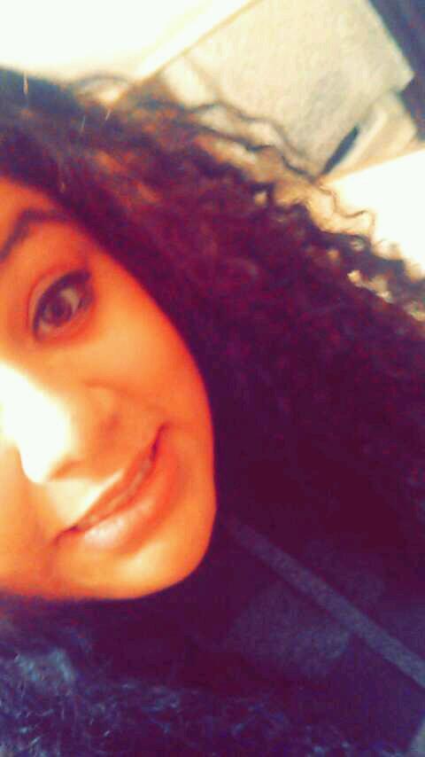 hii✌ im trinity obviously i love Magcon boys and janoskians yeah i skate play volleyball .. sc mee: trinitymarie16