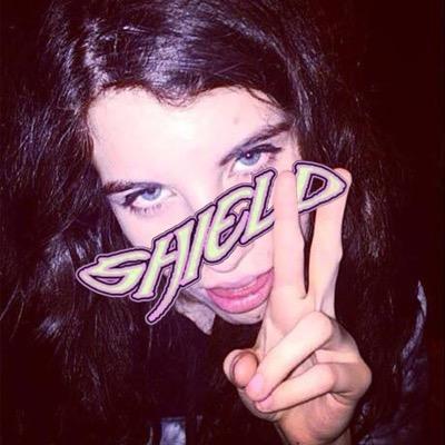 emmamcleeaan98's profile picture. WHITE