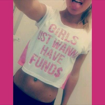 amberbrookes98's profile picture. just a girl who likes girls. share, ill share back.