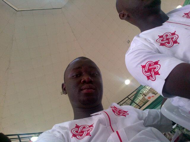 LaoluwaOmisakin's profile picture. I'm not saying am the best but am asking who's better?