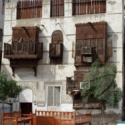جدة حارة المظلوم بداية بين سوق الجامع و الشافعى وبين دراسة القران عند الخوجة والكدوه انه الحنين الى الماضي