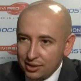 Directeur conseil, strategie, gestion de projet et RGPD. Fou de sport, de rugby, de foot, ...