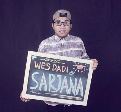 Selamat datang, tak perlu mengucapkan salam. Dipakai saja sandalnya, tak perlu dicopot. Jangan sungkan, anggap saja rumah sendiri.