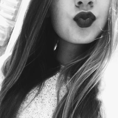 whiteblossomx's profile picture. • 7teen •