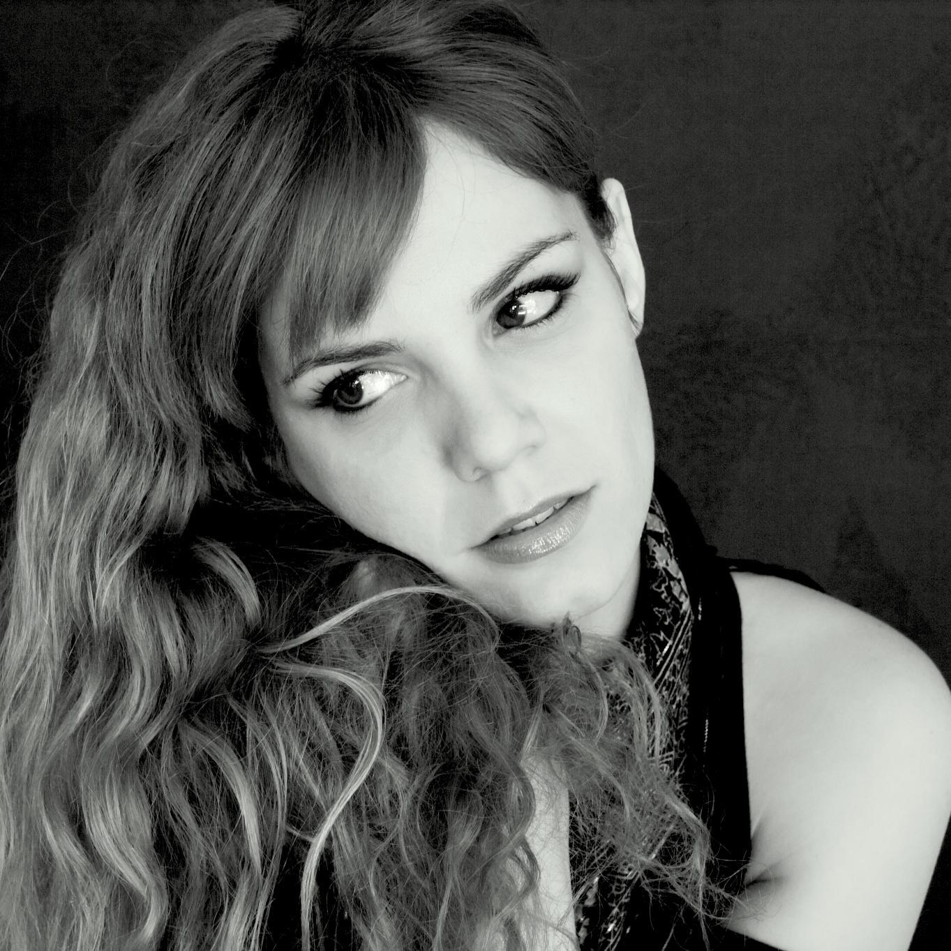 RocioAlzueta's profile picture. Actriz de cine, teatro y TV. Docente teatral. Improvisadora vital. Teatrera Espontánea. Embajadora en Blablacar.