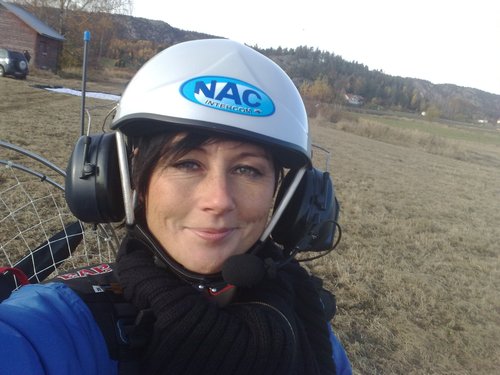 Lindasurra's profile picture. 