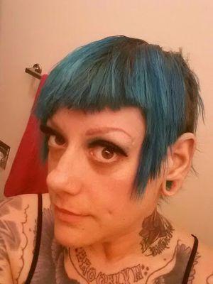 single mama of my 11 year old, Brooklyn. We live in NY. I love tattoos, my friends, family, photography, makeup, horror movies, music and instant gratification*