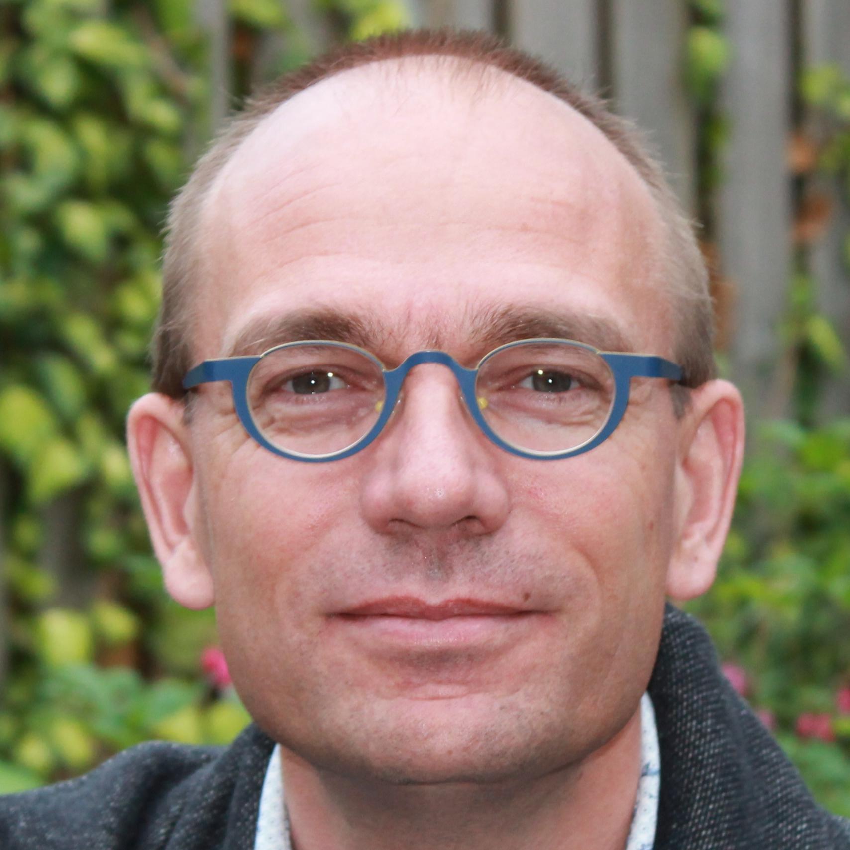 predikant en theoloog, echtgenoot en vader, lezer en wandelaar