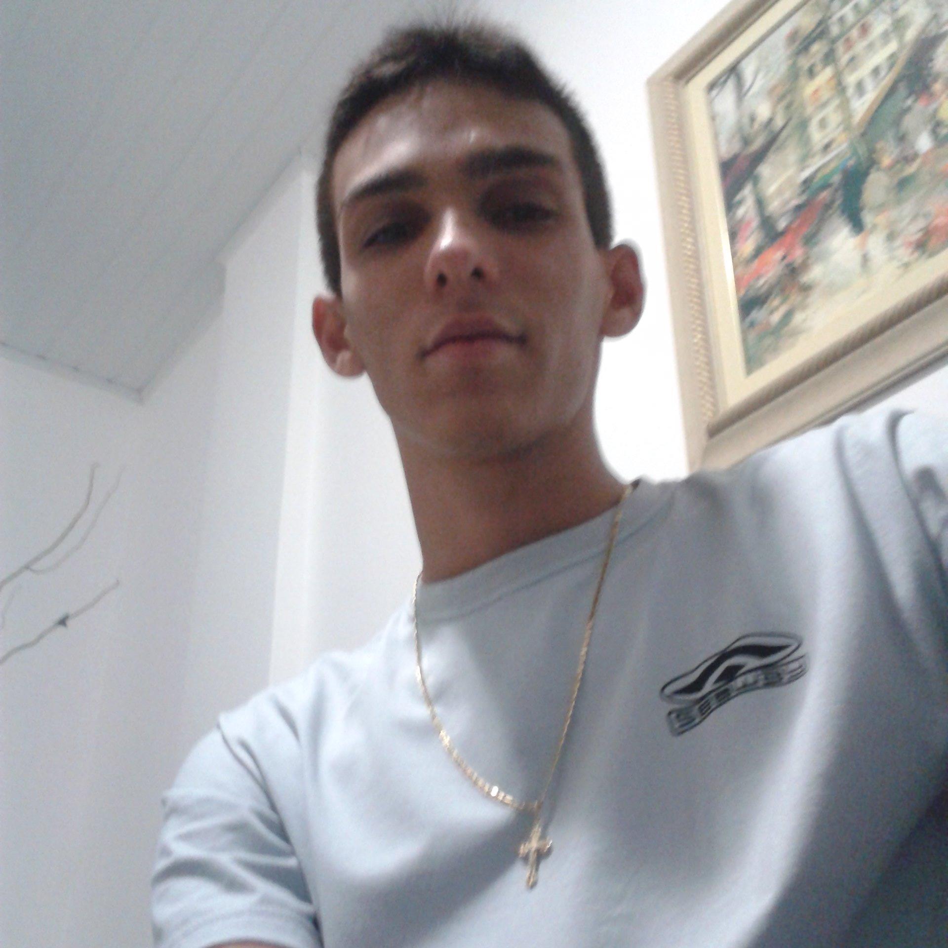 Já andei sem foco, sem força, só contando com a fé. ރ Sigam! ♥