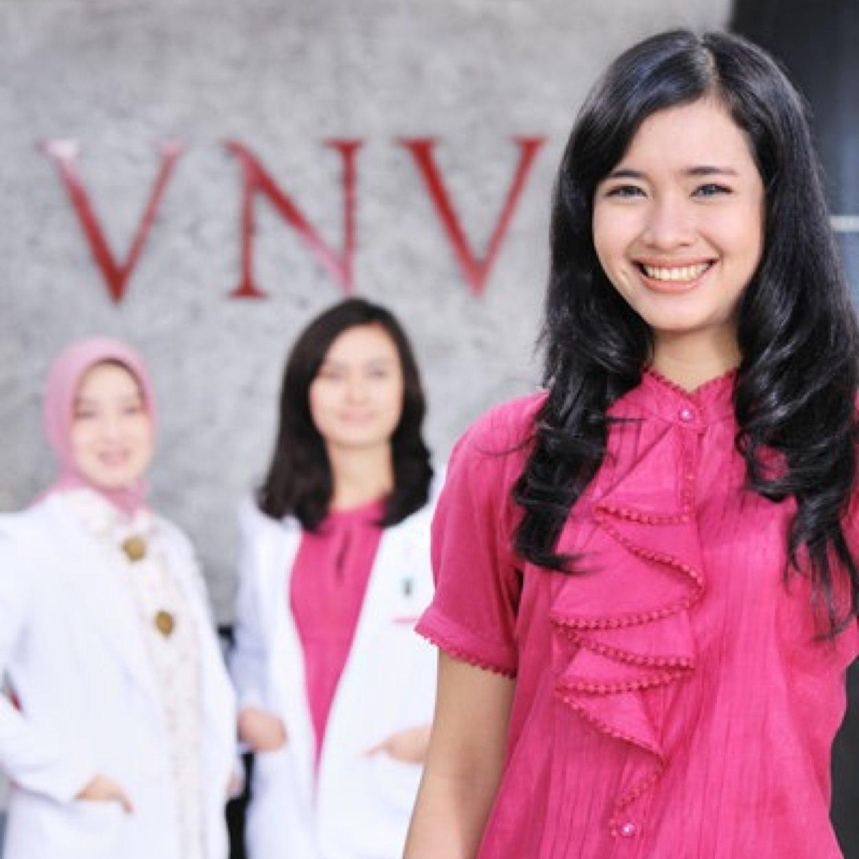Klinik Estetika,Dokter Gigi,Dokter Umum, Apotek,Produk Perawatan Wajah,Offline & Online shop | Sejak 2009 | Telp 82415167 bbm: 2B1C113C WA: 0857 7824 8558