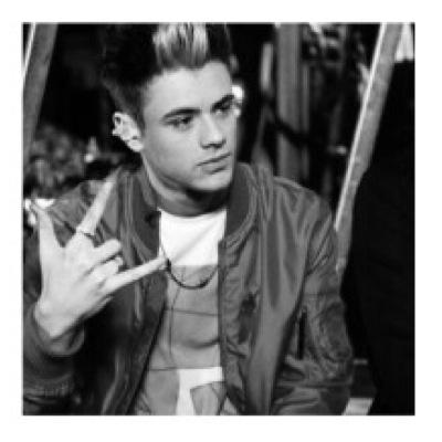 stereo kicks lockscreens. 
if you have any requests tweet/dm me :)