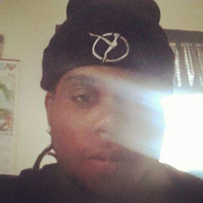 keepgrindinhill's profile picture. if you focused on the bread then the birds come