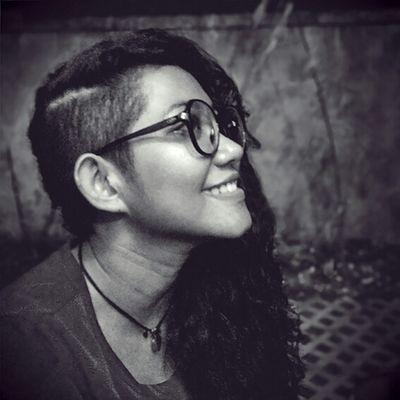 i laugh ecstatically and i like people—men, in particular—with wrinkles on the outer corner of their eyes while smiling ;)