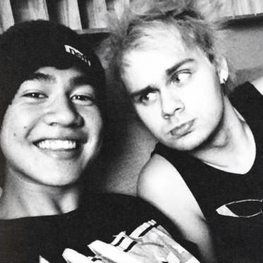 carmelmalum's profile picture. free follow from @beardlesscal fb there?