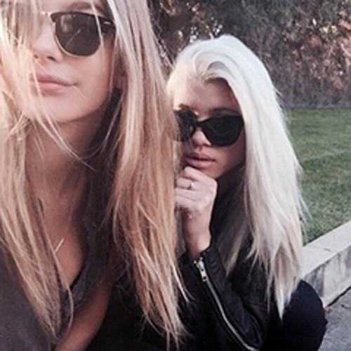 DianaRPGDU's profile picture. je t'en prie, nique ta mère. -Clarks