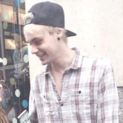 ✝ Mason Morgan ✝ Bi ✝ 19 ✝ idk ✝