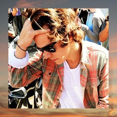 'All I can do is say that these arms were made for holding you'// @myloveisjlaw è mia. ♡