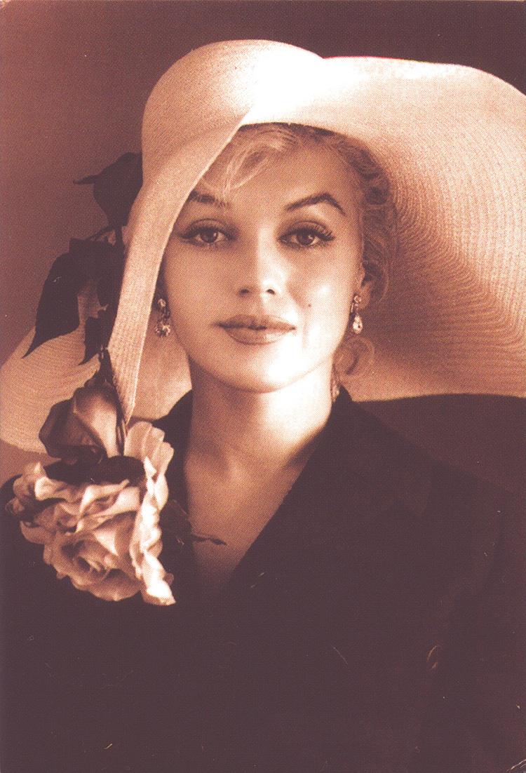 miradaslava11's profile picture. путешествую в пространстве и времени на синей полицейской будке Т.А.Р.Д.И.С.