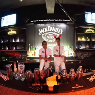 nickohugos's profile picture. A Bartist, 1/2 of @HugosBarbarian