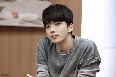 รัก EXO B.A.P CNBLUE BTOB INFINITE iKON AhnJaehyun