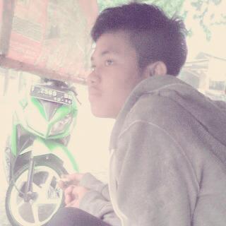 Nama gue Tareh Al-razef , gue orang nya simple , gak ribet! gak suka? unfollow. Mau tau tentang gue ? Silahkan follow @tareh_LMO