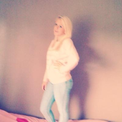 17&blonde! Follow back always.