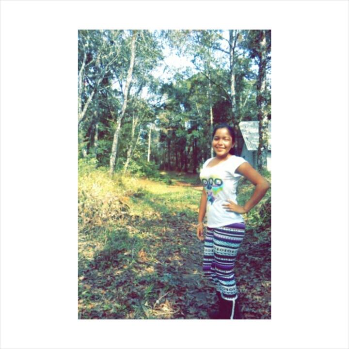 Hola, soy buena onda jajaja me da risa todo y pues asiii♥ 
Sigeme y te Sigo:)