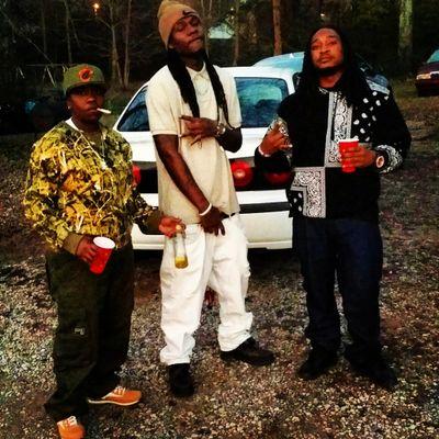 Itz me Mazi!! Im a rappa Str8 out da streetz of Alabama. Contact me at Tmaserati3@gmail.com fa any features n etc.