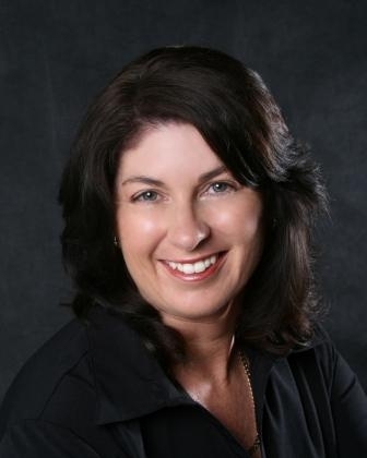 Belinda Smith has a successful property business and loves to create, renovate and decorate with beautiful homewares and shares her tips with others.