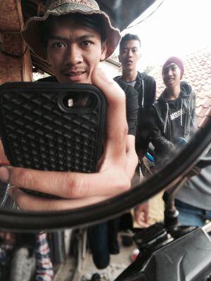 OFFICIAL @DEADwithFALERA_ and @BEAR_FANGS . #MANCHESTERUNITED Line : luthfiinw