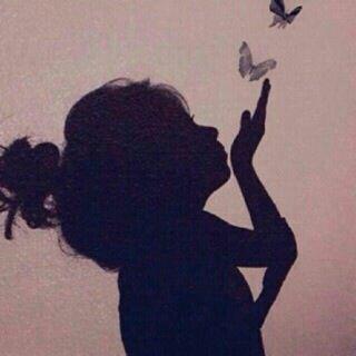 ‏في قلبهه ستجدؤنني هناآكك ..                                                       كل م يخطه قلمي ستقرؤنه هنا #حكآيهه