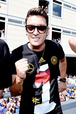 •believe in your dreams
•Mesut Özil
•Taekwondo is my life
•football
•Bayern München