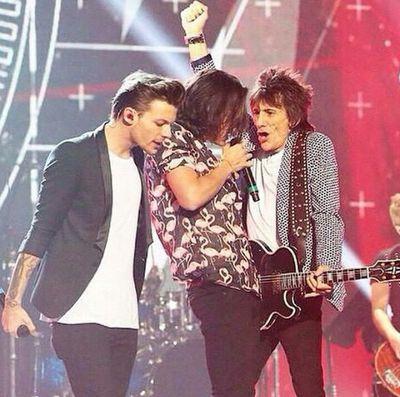FOLLOW @iHarrysClouds & @BarbarxUniverse OR I UNFOLLOW YOU