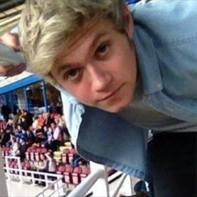 follow @vlogziall as she gave you this free follow ilysm !!!