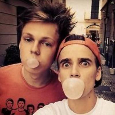go follow @MClifford1995_ or i unfollow. i have the app.